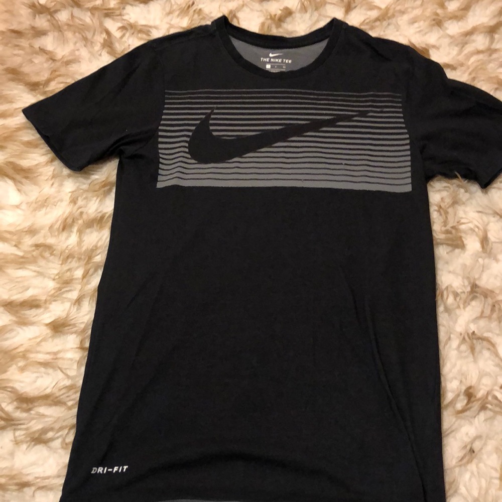 Black Nike tee